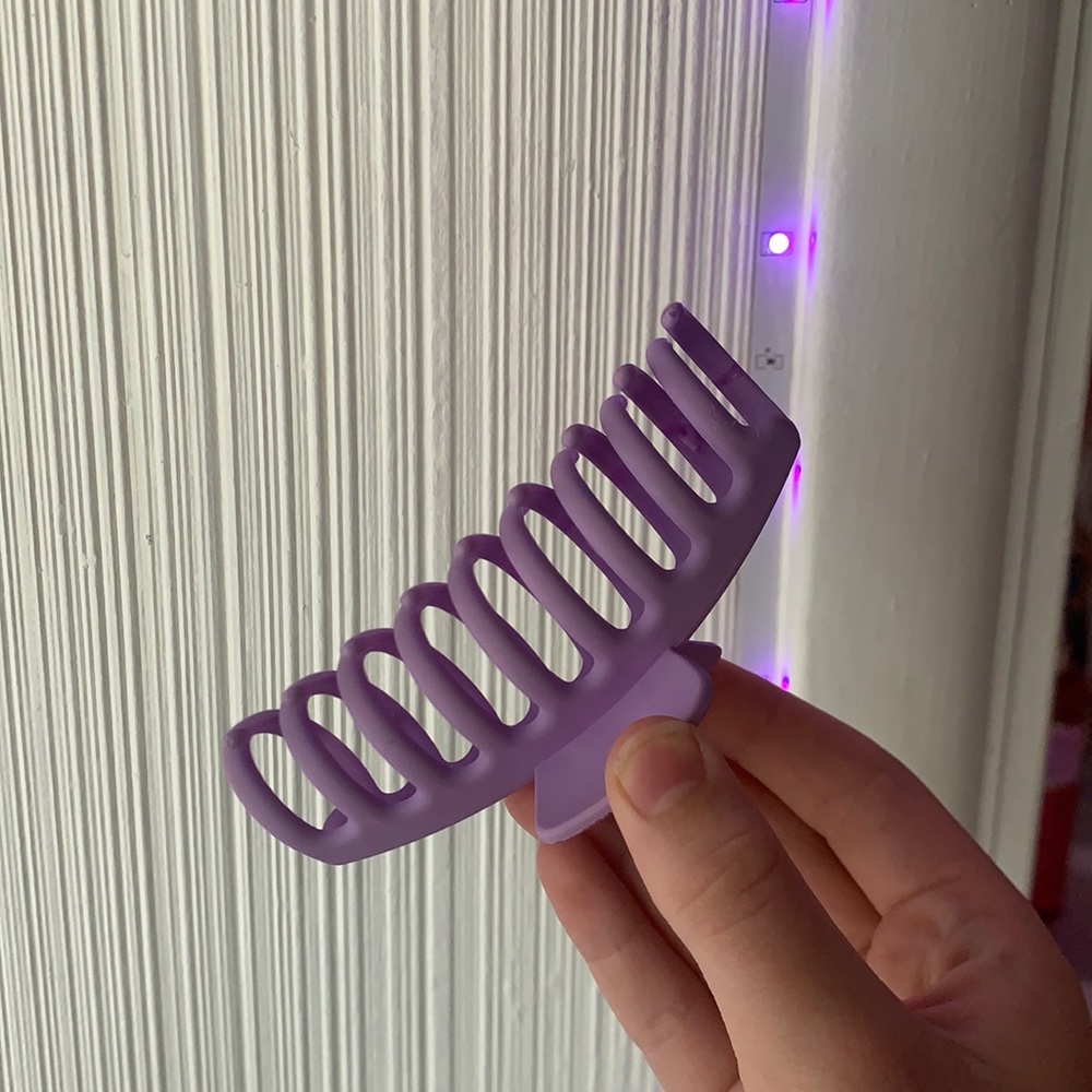 purple claw clip